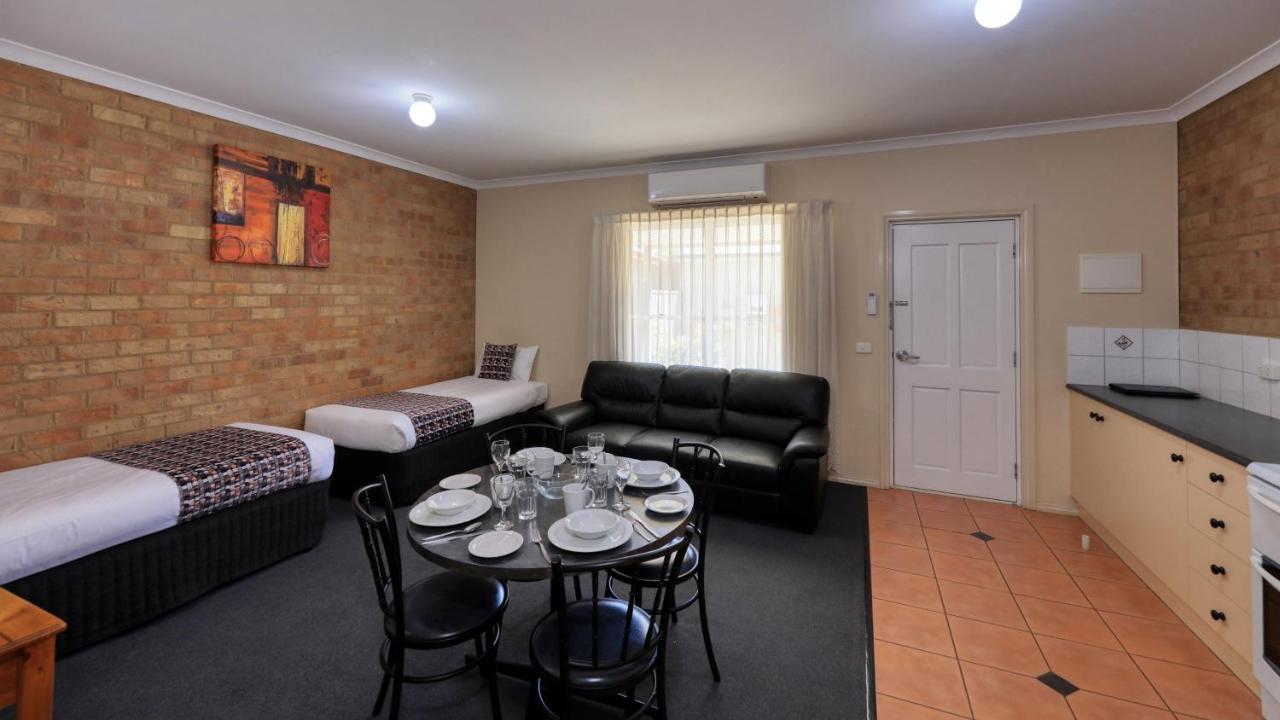 Bridges On Meninya Motel & Apartments Moama Dış mekan fotoğraf